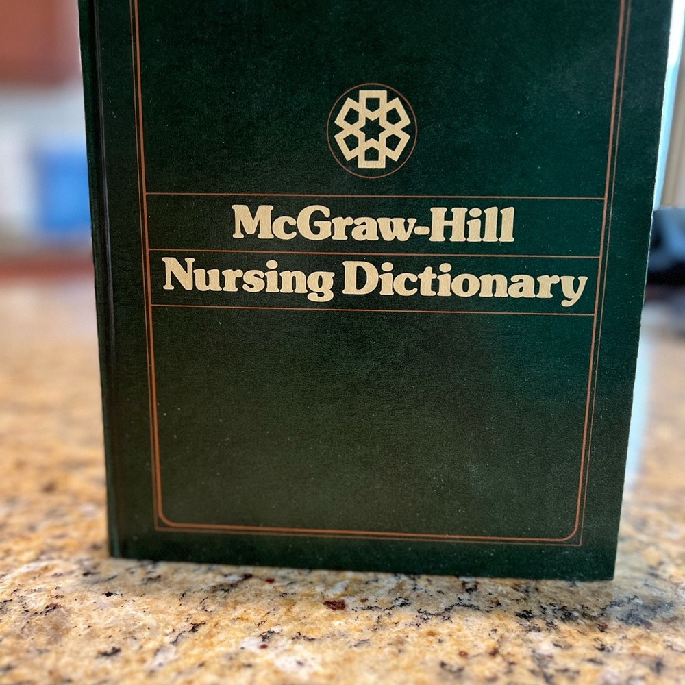 McGraw-Hill Nursing Dictionary -‎ Hardcover